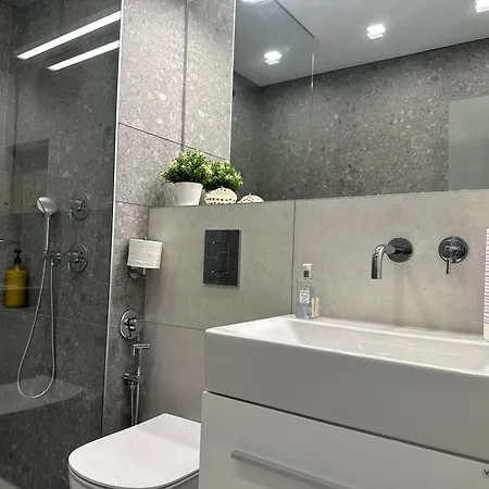 公寓 Modern Business In Sifia, Mona Building